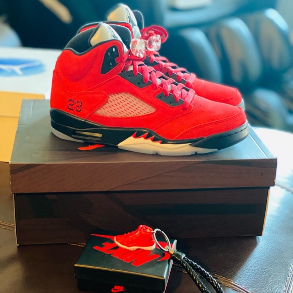jordan 5 raging bull on foot
